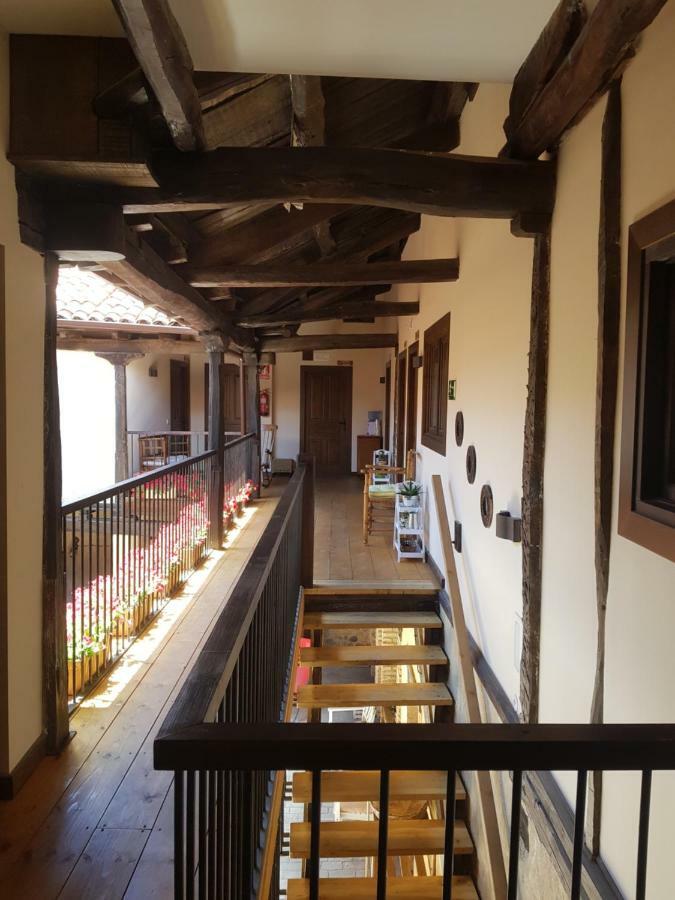 Albergue El Encanto Villares de Orbigo Exterior photo